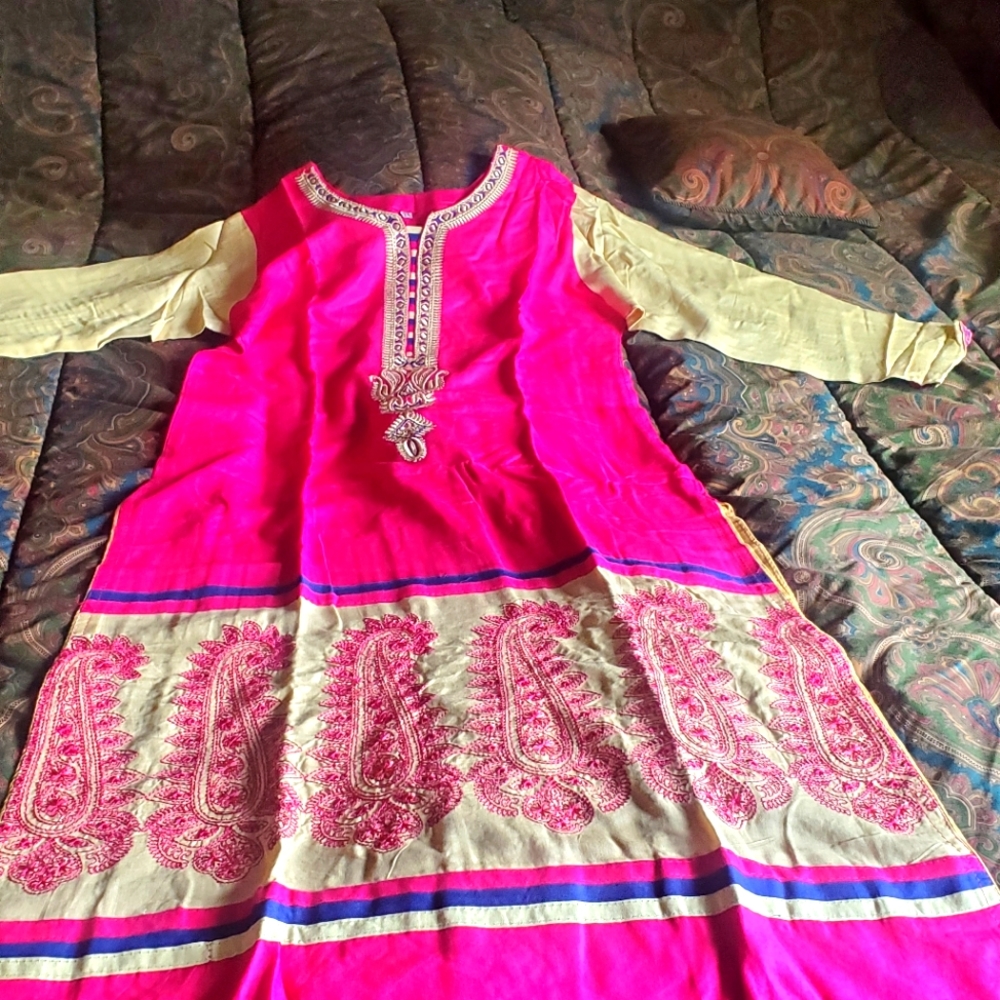 Indian/Pakistani Linen Dress (Medium)-Brand New- Pink